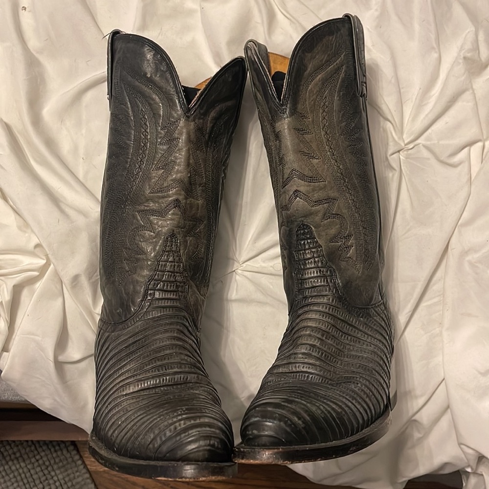 Black armadillo cowboy boots in great shape Rudels Rogers Boots